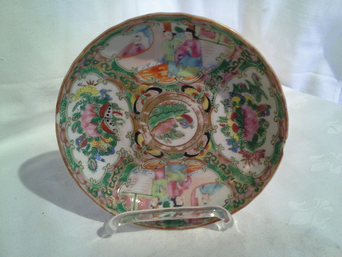 Famille Rose Medallion small saucer